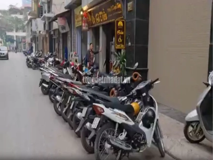 4 Chính chủ bán gấp nhà tại 176 Nguyễn Sơn, P. Bồ Đề. Trung tâm Long Biên